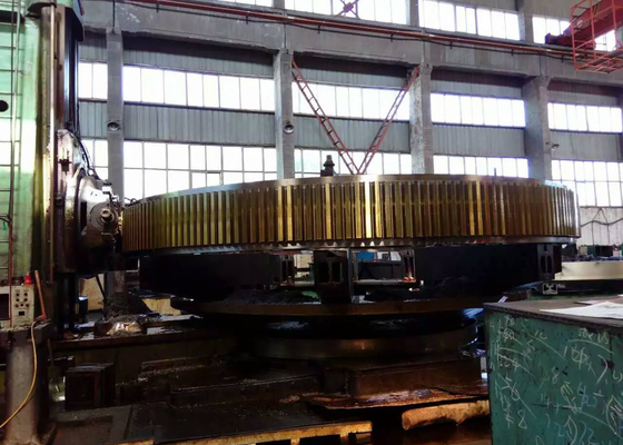 Engrenagem de circunferência cilíndrica segmentada e pinhão para fácil manuseio e entrega em ambiente industrial