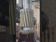 Eixo de Engrenagem Helicoidal Usinado com CNC de Precisão para Transmissão de Potência